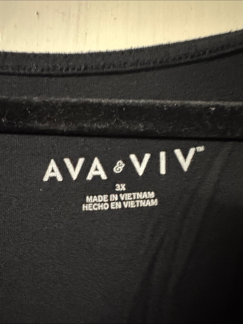 Ava & Viv Black Scoop Neck Midi Dress - Picture 2 of 3